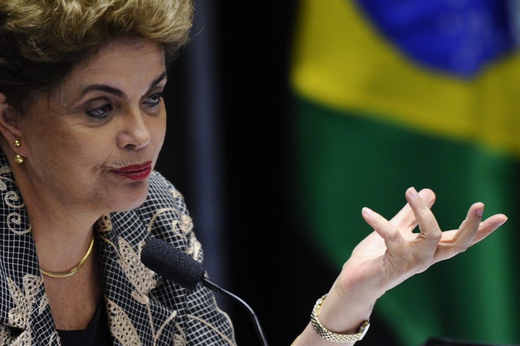 TSE pode julgar se Dilma segue elegível mesmo após impeachment